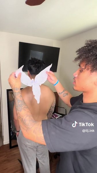 Realism Tattoo Artist Experience: From Buying a Machine to Picking Designs!