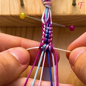 989K views · 2.1K reactions | Erstellen rosa Makramee Barbie-Armband | Fabiosa Top-Lifehacks | Facebook