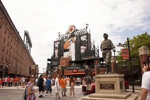Babe Ruth vs. Jackie Robinson: Who Was the Better Player? - Baseball Scouter
