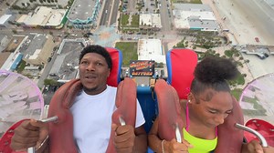 Turtle & Travis | Daytona Slingshot