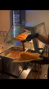 30K views · 69 reactions | HOT DOG OD 49 EURA Vlasnik Hot Frog- a u Zagrebu pokazao kako današnji trgovci kreiraju cijene 藍藍藍/video: Hot frog | Indirektno | Facebook