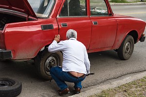 Change a Tire Quickly Using These 9 Simple Steps