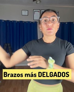 91K views · 1.2K reactions | Adelgaza tus brazos de murciélago desde casa  únete a nuestros entrenamientos gratis por Rosa tú Entrenadora en Casa ahí te veo #adelgazaabdomen #rosaraudales #CardioBajoImpacto #brazosdelgados #rutinasencasa #pierdepeso #cardio #rutina #ejercicio #RutinasEnVivo | Salud y Bienestar con Rosa | Facebook