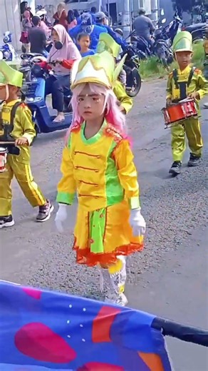 rambut pink sepatu hak tinggi bocil cantik#shorts #beranda #dj #fyp #viral #dance #djremix #2026