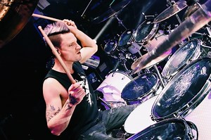 FIVE FINGER DEATH PUNCH Confirms Drummer For New Album: 'This Guy's A Beast'