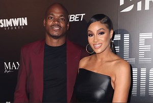 Adrian Peterson: NFL Star Arrested for Domestic Violence after Assaulting Wife Inside Houston-Bound Flight