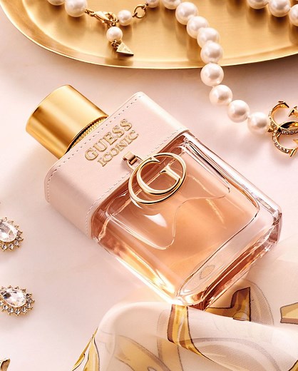 Introducing GUESS Iconic, a new fragrance for the GUESS Woman that knows no bounds. A compelling floral blend of sparkling Pink Pepper, luxurious Orange Blossom & warm Amber. #GUESSFragrance | GUESS