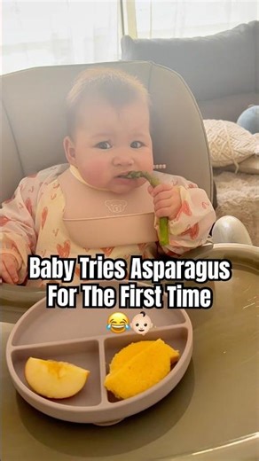 Baby Tries Asparagus For The First Time 😂👶🏻