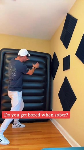How do you overcome boredom in sobriety? 🤷🏻‍♂️ #quitdrinking #bored #sober | Dwayne Deep Thinker For Alcohol