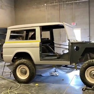34 reactions | Sweet 72 Bronco time-lapse by @luis_low.key #repost • Paint crew working hard knocking out this 1972 Ford Bronco, this one is going to be sweet! Shout out to the crew @fatfendergarage @danyoaz @johnnyhavoc8 @charliebrandt2 @fj80_lexo_450 @ricks_towing @tmoney315 @c10pierce | Fat Fender Garage | Facebook