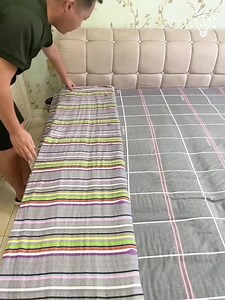 1.8K views | This is how you fold a quilt and save space! | Karadenizliyiz | Facebook