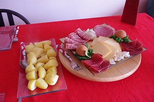 Idee apero avec une raclette - Karla Dessie