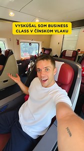 Čína má jedny z najrýchlejších vlakov na svete a je to rozhodne najlepší spôsob cestovania po krajine. Vo vlakoch nájdete viacero tried, takto vyzerá business class 🇨🇳 Myslíte že aj na Slovensku budeme mať niekedy normálne vlaky? 😅 Napíš do komentára „CHINA“ a pošlem ti tipy na návštevu mesta Chongqing 📕 #china #chongqing #bullettrain #travel | Simon Snopek