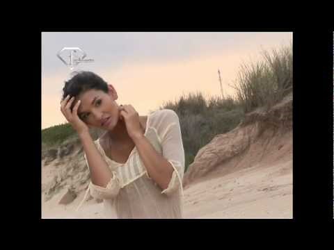 fashiontv | FTV.com - LATIN BEAUTIES 29