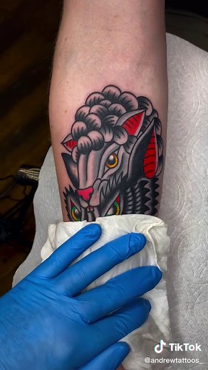 American Traditional Wolf Tattoo Designs