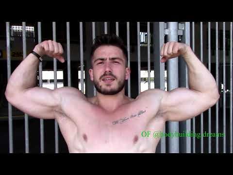 weekend flex : André poses after workout ( vids on my OnlyFans )