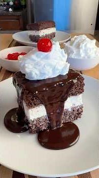 Copycat frisch’s hot fudge cake 🍫 #easyrecipe #dessert #cake #desserts