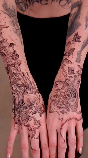 Unique Hand Tattoo Ideas | Oozy Tattoo Inspiration