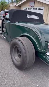 This 1932 Ford is hot rodding perfection. #MuscleKingz #1932Ford #HotRod #ClassicCars #MuscleCars #VintageCars #FordNation | MuscleKingz