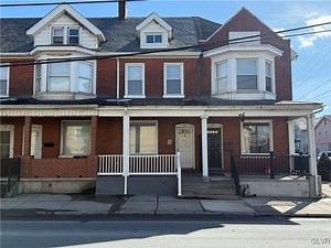 32 Easton Rd, Nazareth Borough, PA 18064 - MLS 753092 - Coldwell Banker