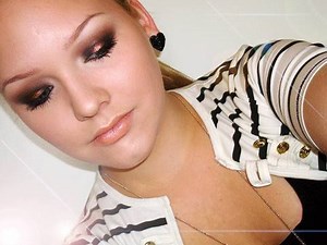 Bronze Smokey Eyes with a Twist!