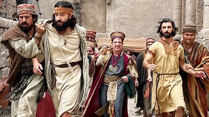 In this vid, we reveal a few pairs of disciples Jesus sends out in Season 3. The cast offer their thoughts on who they get paired up with and speculate as to why. (Oh, and a dead bird gets killed.) | The Chosen