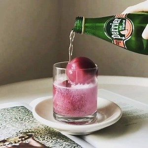 Mmmm @miss_nylon is giving us cocktail envy! 💚 #perrier #drinknatural #cocktailculture | Perrier