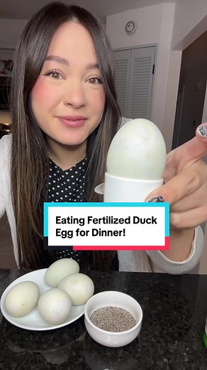 Eating Fertilized Duck Eggs for Dinner: Balut Mukbang
