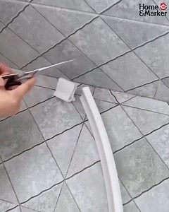 6.3K views · 417 reactions |  Спира водата, предпазва пода.  Водоустойчива и устойчива на корозия. Лесна за инсталиране! Пазарувайте сега https://bg.homeandmarker.eu/продукт/shower-barrier-2-meters-aquabarrier/?sp=7725i007 | Home & Marker BG | Facebook