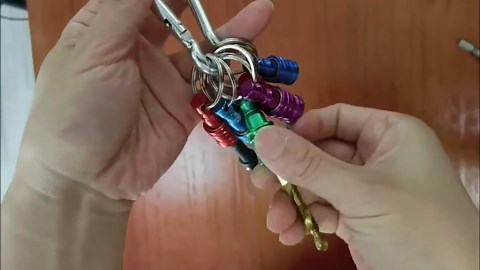 18Pcs Bit Holder Key chain 1/4inch Hex Shank Screwdriver Bits Holder Extension Bar Quick Release Drill Bit Holder Keychain Drill Screw Adapter with Carabiner for Electric Screwdrivers