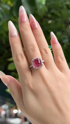 ✨ Mỗi dải màu trên đá Tourmaline là một lời thì thầm, khơi dậy bản ngã tự do trong bạn. Hãy để chiếc nhẫn này dẫn lối cho những quyết định táo bạo và cá tính rực rỡ bừng sáng.#lymor #trangsucdaquy #trangsuc #tourmaline ————————————————— LYMOR: Tư Vấn Trang Sức Đá Quý, Chế Tác Kim Hoàn 🏠Địa chỉ: 128 Lô C3 Khu Đô Thị Đại Kim - Hoàng Mai - Hà Nội 💌 Email: cskh@lymor.vn ☎️ Hotline: 0962 365 664 | LYMOR