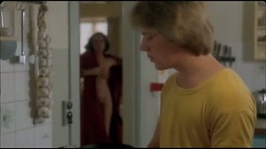 Ghita Nørby Desnuda (tenía 44 años en esta escena) en Mig og Charly (1978)