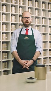 Senior Tea Taster Dominic shares his wisdom on Ceylon tea and its origins, as well as its special properties relating to the special island upon which it grows 🌏 #AhmadTea #CeylonTea | Ahmad Tea