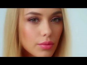 Radiant Blonde Beauty | A Captivating Showcase