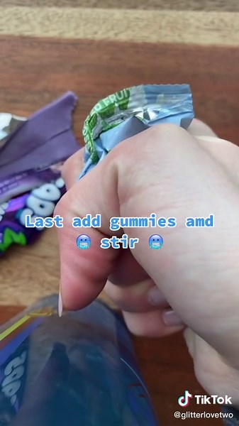 You can’t go wrong with this! It’s so freakin good #DoritosFlatLife #GEICOLipSync #PepsiHalftimeChallenge #PupPeroniShuffle #gasstationdrink #dutch