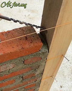 Pertemuan dinding bata dengan tiang kayu yang kuat,! | Al faruq tukang aceh