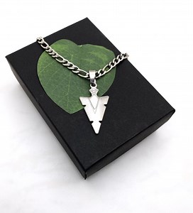 Stainless Steel ARROWHEAD NECKLACE on 4mm or 5mm Figaro Chain - Unisex All Stainless Steel Necklace for Man or Woman (5mm Figaro Shown) - Etsy