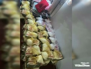 16K views · 351 reactions | 2ae Phuong Lam + Lâm Liễu gửi về lục sĩ thân yêu ❤️ 50phần quà của ít lòng nhìu cùng cs chúc khó khăn đến bà con quê nhà ❤️❤️❤️❤️ | Mỹ Phẫm Liễu Lâm | Facebook