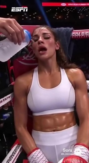Boxing Girls: Intense Women's Boxing Round Highlights