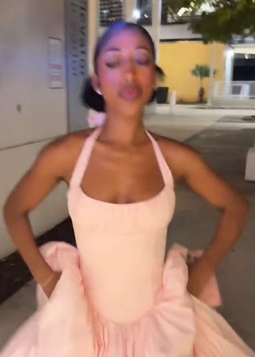 this video my friend took after i asked him to take candids is like my favorite thing ever 😭 #libras
