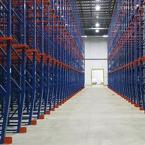 [Hot Item] Heavy Duty Drive in Racking System for Beverages Fifo Storage