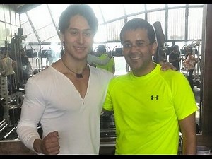 Tiger Shroff Gives Chetan Bhagat A Complex? - BT