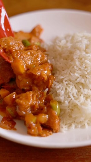 Ever tried soya chunks stew? Well let me tell you this, you need to add it to your Christmas menu! This stew came out so good! Every bite had peices of soya chunks and the flavor was just right. I have the full video on my YouTube channel where I take you through how I prepped the soya chunks. I served this with hot rice and it was pure perfection! I’m craving as I type 😍 . . . . #soyachunks #soyachunksrecipe #vegetablestew | Cheflifestyle Ghana