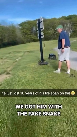 The best fake snake prank I’ve ever seen 😂 #golf #golflife #golfswing #golfaddict #golfstagram #golfing #golfer #funny #funnyvideos #funnygolf #funnygolfvideos #golfmeme #golfmemes #memes #viral #viralreels #hookergolf #hookergolfco #golfislife | Hooker Golf Co