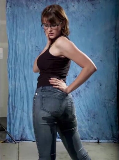 Behind the Scenes - Jeans Wetting Photo Shoot | GirlsPee
