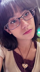 Freya JKT48 kacamata baru — lihat gaya Freyajkt48