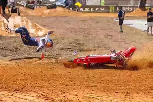 Glad our dude Hunter Lawrence was able to walk away from this one 😳 | Renthal