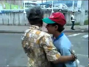 Vieja borracha besando pendejo pelotudo!!! By matix