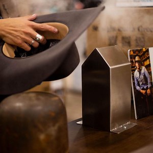 Maverick Trunk Show January 20th & 21st!!!! 🚨🤠 . We are very excited to be back in Fort Worth at the Maverick for another Trunk Show!!! . Appointments are highly recommend so head over to our events page for more information on how to schedule your appointment at the maverick! 📸... S. Davis Photography #greeleyhatworks #trunkshow #HATisfaction® #HATitude® #customfit #customiscool #handcrafted #handmade #highquality #westernfashion #servicethatisfelt #cowboyhat #cowgirlhat #westernlifestyle |