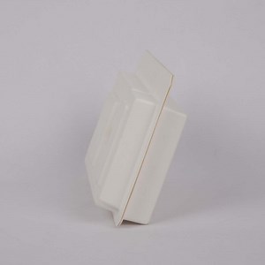 [Hot Item] Kbd-Versatile Hand-Held Packaging White Molded Pulp Tray of Medium Soft Hardness